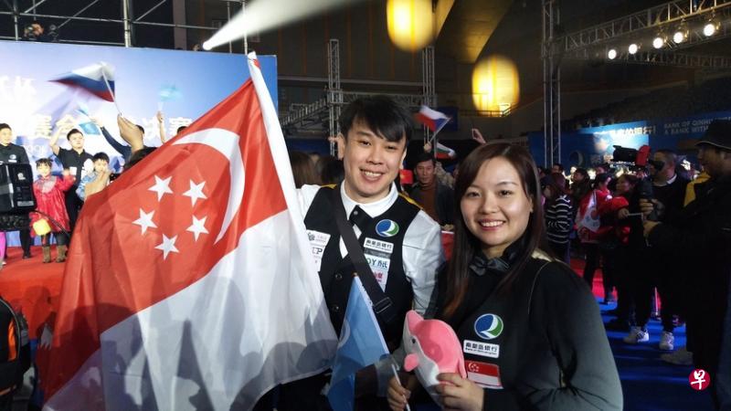 我国台球夫妻档曾庆光和蔡志蔚亮相中国秦皇岛,参加第八届“乔氏杯”。(王慧摄) 我国台球夫妻档曾庆光和蔡志蔚亮相中国秦皇岛,参加第八届“乔氏杯”。(王慧摄)