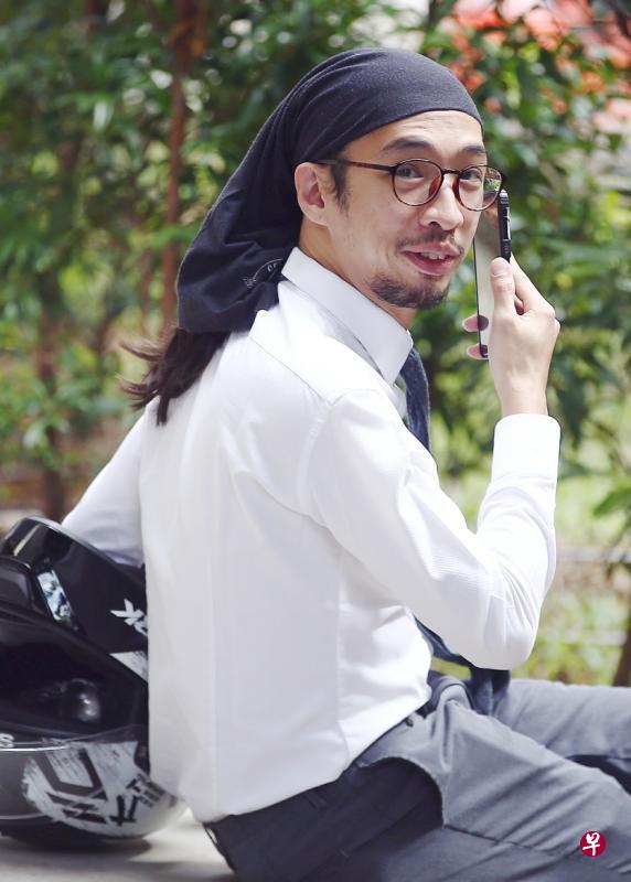 被告林友成(译音)昨天承认抵触防止骚扰法令,被判罚款1400元。(海峡时报) 被告林友成(译音)昨天承认抵触防止骚扰法令,被判罚款1400元。(海峡时报)