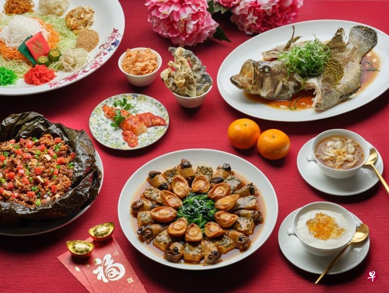 新加坡首都凯宾斯基酒店行政副总厨郑吉辉及烹饪团队呈献精致丰盛的新年套餐。(商家提供) 新加坡首都凯宾斯基酒店行政副总厨郑吉辉及烹饪团队呈献精致丰盛的新年套餐。(商家提供)