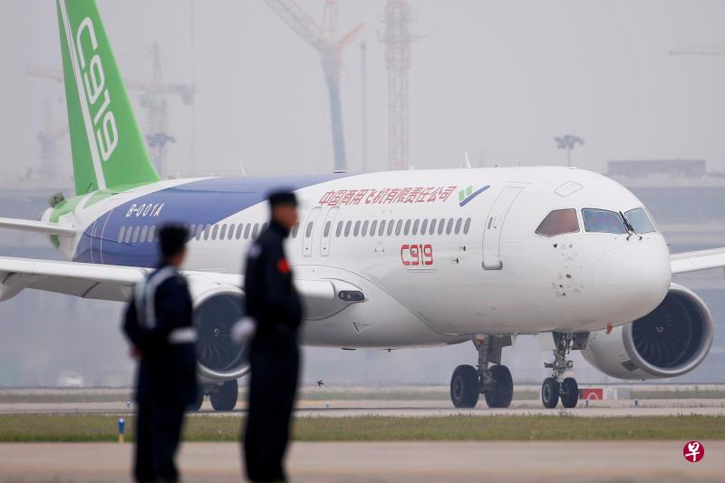 档案照,图为C919客机2017年5月5日进行首次飞行后降落在上海浦东国际机场。(路透社) 档案照,图为C919客机2017年5月5日进行首次飞行后降落在上海浦东国际机场。(路透社)