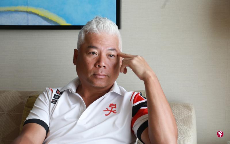 巫启贤说,和邢增华相处久了,慢慢地把她当姐姐,生活和感情上有困扰都会找她。 巫启贤说,和邢增华相处久了,慢慢地把她当姐姐,生活和感情上有困扰都会找她。