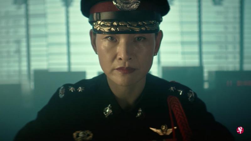 陈冲在戏里每逢登场眼神凌厉,震慑力极强。 陈冲在戏里每逢登场眼神凌厉,震慑力极强。