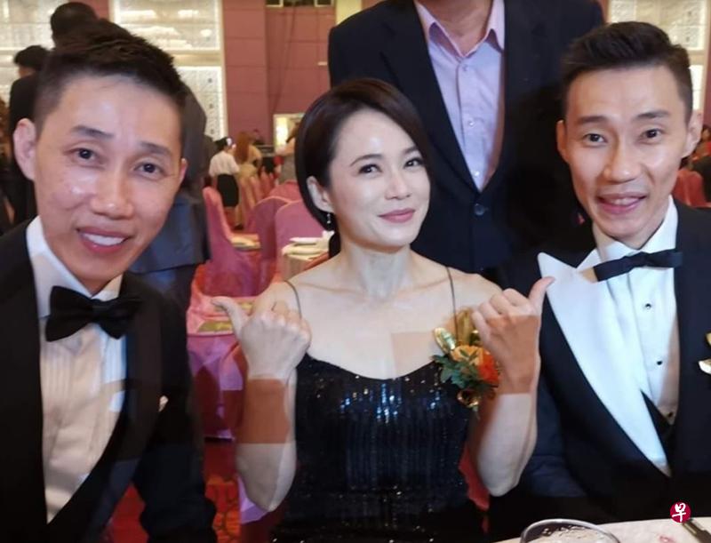 杨雁雁形容李宗伟、李宗顺(左)就像一对合作无间的双打球员,兄弟间的友爱令人感到温暖。(取自面簿) 杨雁雁形容李宗伟、李宗顺(左)就像一对合作无间的双打球员,兄弟间的友爱令人感到温暖。(取自面簿)