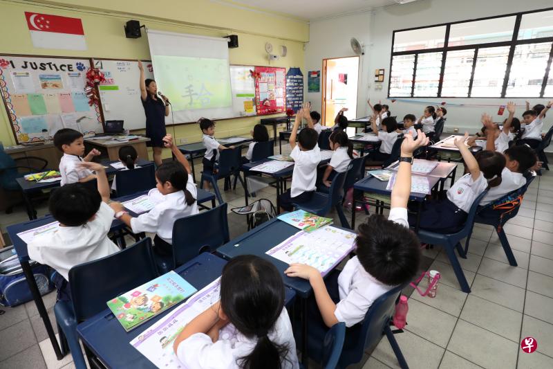 作者认为,学校课程节数应该可以做出合理的调整和安排,让孩子得以在一个身心健康的环境中成长。(档案照) 作者认为,学校课程节数应该可以做出合理的调整和安排,让孩子得以在一个身心健康的环境中成长。(档案照)