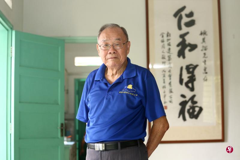 姚其骝在回忆录里记录自己特殊的成长背景,以及我国在1960年代的建屋计划。(陈斌勤摄) 姚其骝在回忆录里记录自己特殊的成长背景,以及我国在1960年代的建屋计划。(陈斌勤摄)