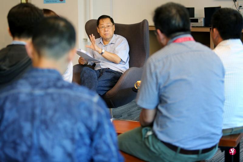 “早报讲堂：认识东南亚”系列最后一讲，邀请新加坡国立大学历史系黄坚立副教授，谈论中国人移民海外的200年浪潮等课题，从中聚焦东南亚的华人社群。（龙国雄摄）