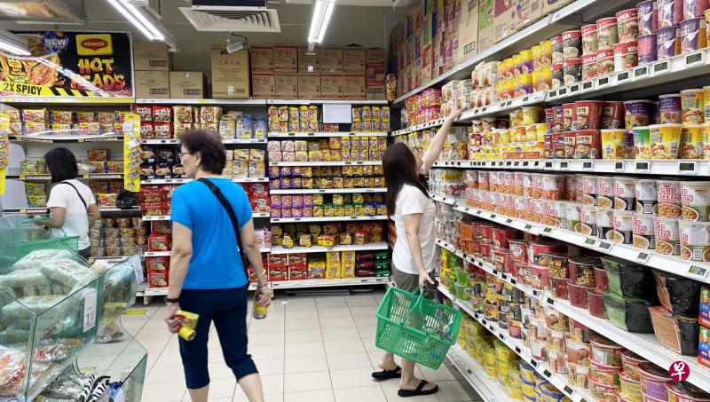 必需消费品股因为人们抢购食物而逆势上扬。(档案照片) 必需消费品股因为人们抢购食物而逆势上扬。(档案照片)