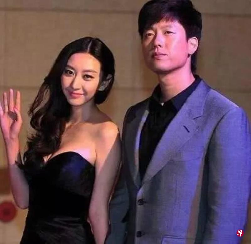 唐一菲夫妇。(网络) 唐一菲夫妇。(网络)