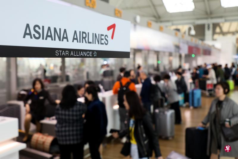 韩国航空公司韩亚航空公司发言人周三表示,公司目前接受2月15-29日期间机组人员的自愿无薪休假申请。(彭博社) 韩国航空公司韩亚航空公司发言人周三表示,公司目前接受2月15-29日期间机组人员的自愿无薪休假申请。(彭博社)