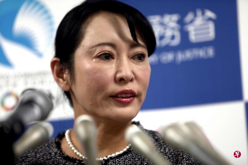 日本法务部在森雅子说,戈恩未经审判而逃亡极其令人遗憾,在任何国家都将被视为犯罪。(法新社) 日本法务部在森雅子说,戈恩未经审判而逃亡极其令人遗憾,在任何国家都将被视为犯罪。(法新社)