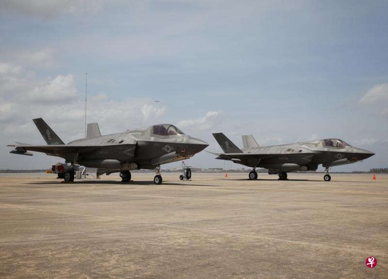 国防部向美国购买的四架F-35B型战机初期阶段会先在美国进行训练和测试。图为美军今年派出的同一型号战机,首次在新加坡航空展飞行表演上亮相。(林泽锐摄) 国防部向美国购买的四架F-35B型战机初期阶段会先在美国进行训练和测试。图为美军今年派出的同一型号战机,首次在新加坡航空展飞行表演上亮相。(林泽锐摄)
