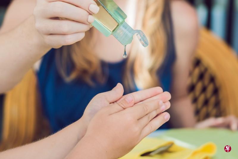 作者说,保持公共场所卫生干净应该是每个人的责任,在全民积极抗疫的时刻,也是时候自我省视,改掉一些根深蒂固的坏习惯。(iStock) 作者说,保持公共场所卫生干净应该是每个人的责任,在全民积极抗疫的时刻,也是时候自我省视,改掉一些根深蒂固的坏习惯。(iStock)