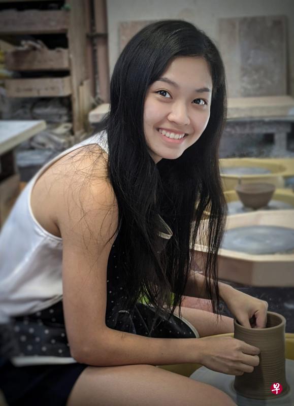 林惠颖在一次偶然的机会下接触到一个制作精良的陶器,自此对陶艺产生兴趣,决定报名上陶艺课。(受访者提供) 林惠颖在一次偶然的机会下接触到一个制作精良的陶器,自此对陶艺产生兴趣,决定报名上陶艺课。(受访者提供)