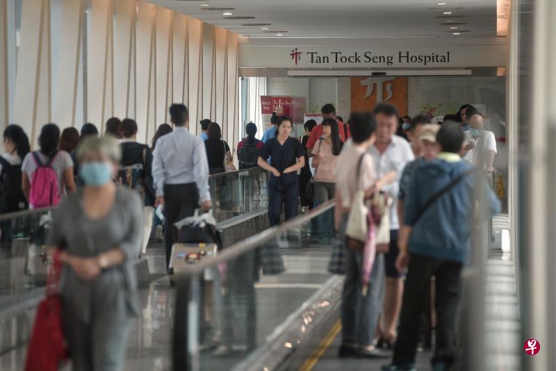 94岁的母亲去年底住进陈笃生医院10天,我几乎天天陪着她,有机会接触医护人员,对于他们的专业能力和工作态度,我相当满意。(档案照) 94岁的母亲去年底住进陈笃生医院10天,我几乎天天陪着她,有机会接触医护人员,对于他们的专业能力和工作态度,我相当满意。(档案照)