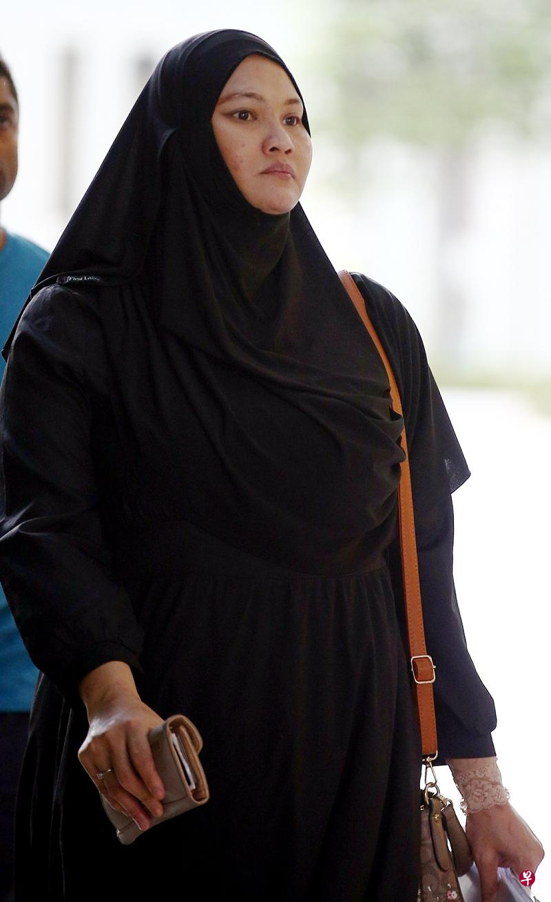 被告是38岁的萨蒂亚;她共面对两项利用毒药蓄意伤害他人的罪状。(档案照) 被告是38岁的萨蒂亚;她共面对两项利用毒药蓄意伤害他人的罪状。(档案照)