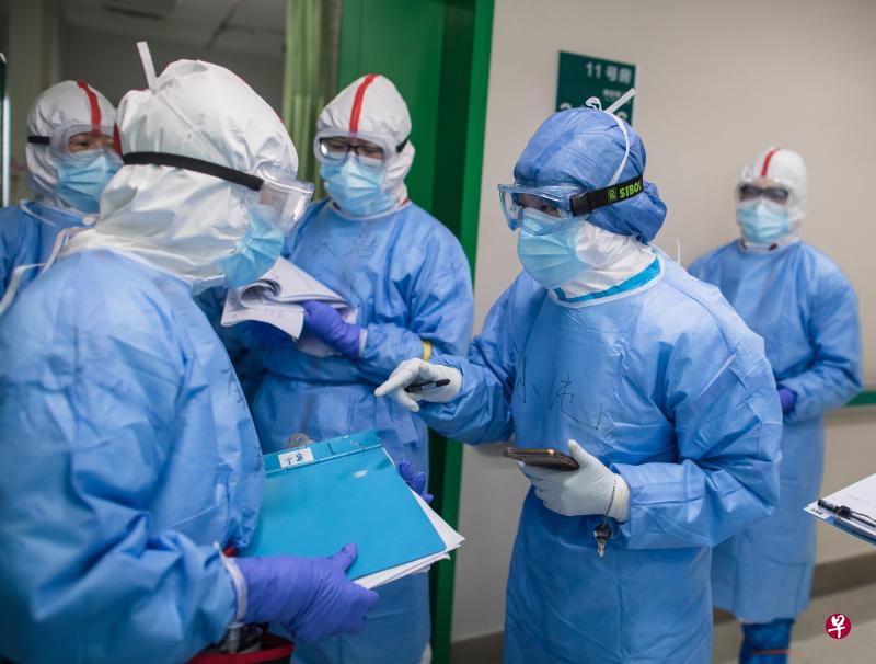 雷神山和火神山两家医院的网格化管理和高效施工建成,让在韩国首尔深造的24岁中国女研究生谢冠琳认定中国的家乡是最安全的地方。(新华社) 雷神山和火神山两家医院的网格化管理和高效施工建成,让在韩国首尔深造的24岁中国女研究生谢冠琳认定中国的家乡是最安全的地方。(新华社)