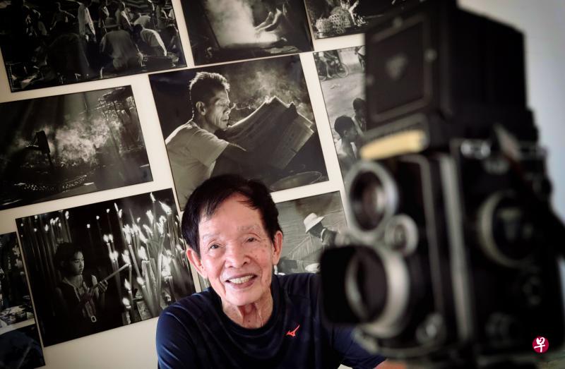 何国坚用1974年家庭计划摄影比赛赢得的相机换来这架禄莱(Rolleiflex),这是他最宝贝的相机之一。 何国坚用1974年家庭计划摄影比赛赢得的相机换来这架禄莱(Rolleiflex),这是他最宝贝的相机之一。