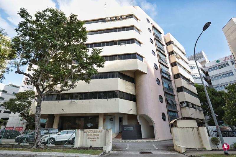 男子曾在大成地铁站一带麦打葛路(MacTaggart Road)的一栋大厦内“上课”。(徐颖荃摄) 男子曾在大成地铁站一带麦打葛路(MacTaggart Road)的一栋大厦内“上课”。(徐颖荃摄)