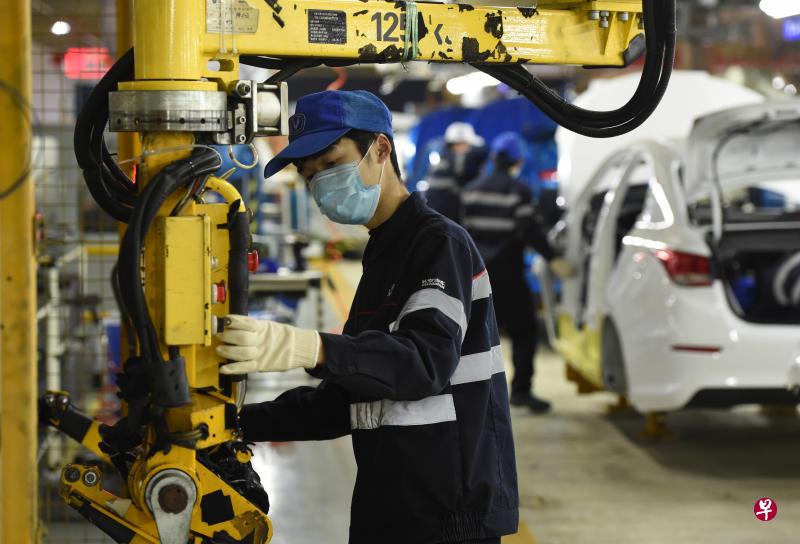 合肥市高新技术产业开发区内企业在做好防控疫情基础上,陆续复工复产。(新华社) 合肥市高新技术产业开发区内企业在做好防控疫情基础上,陆续复工复产。(新华社)