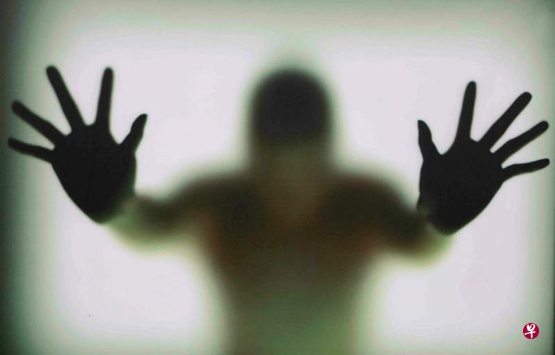 四名妻子沦为性工具,疑遭各自的丈夫下药迷倒后,再互相交换让另一方强奸。(档案示意图) 四名妻子沦为性工具,疑遭各自的丈夫下药迷倒后,再互相交换让另一方强奸。(档案示意图)