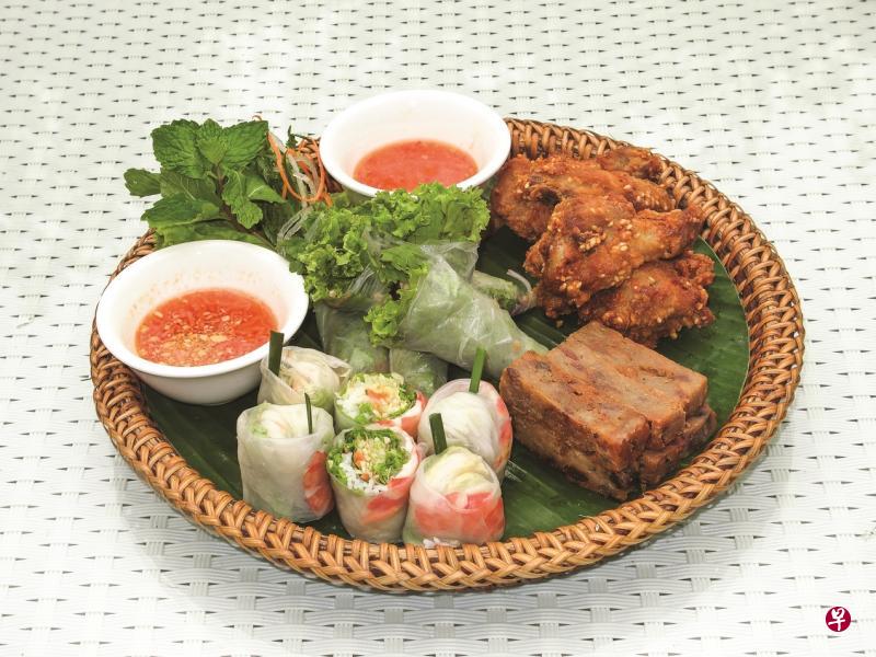 IndoChine餐馆的蝴蝶夫人拼盘。(餐馆提供) IndoChine餐馆的蝴蝶夫人拼盘。(餐馆提供)