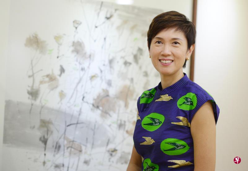 人力部长兼内政部第二部长杨莉明是我国三名女部长之一。 人力部长兼内政部第二部长杨莉明是我国三名女部长之一。