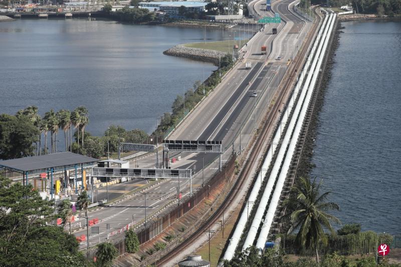 马来西亚宣布锁国抗疫第一天,新柔长堤一改往常交通拥挤,变得空荡荡。(陈斌勤摄) 马来西亚宣布锁国抗疫第一天,新柔长堤一改往常交通拥挤,变得空荡荡。(陈斌勤摄)
