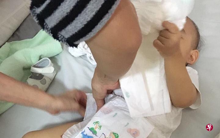 一家陪月中介业者负责人说,旗下约50名陪月嫂有八成来自马来西亚,突如其来的锁国消息宣布后进退两难。(档案照) 一家陪月中介业者负责人说,旗下约50名陪月嫂有八成来自马来西亚,突如其来的锁国消息宣布后进退两难。(档案照)
