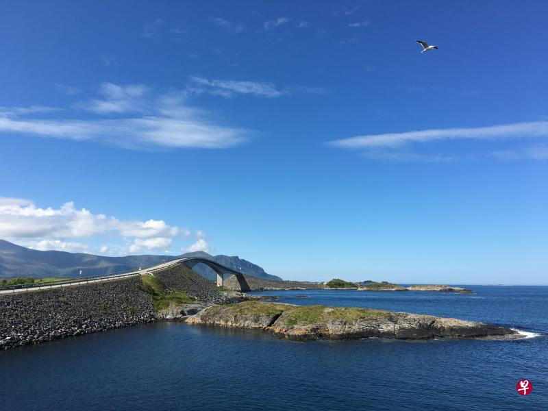 大西洋公路上的斯托尔桑德特桥。(李一翔摄) 大西洋公路上的斯托尔桑德特桥。(李一翔摄)