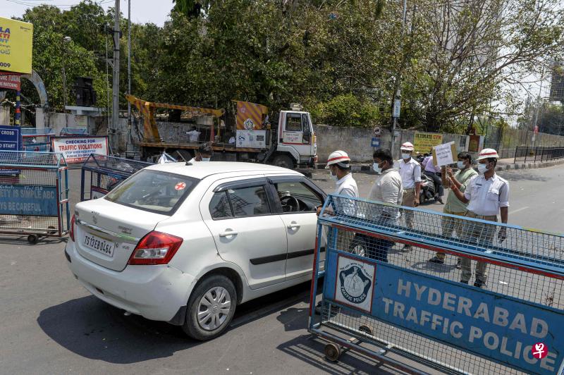 印度从本月24日午夜起在全国范围内实施为期21天的“封城”措施。(法新社) 印度从本月24日午夜起在全国范围内实施为期21天的“封城”措施。(法新社)