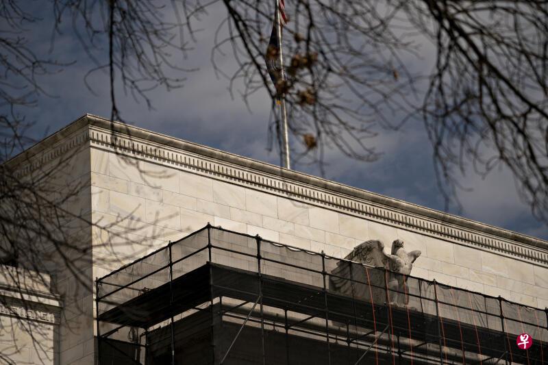 自2008年全球金融危机以来,时隔近12年,美国联邦储备局主席鲍威尔再次启动非常规货币政策的工具“量化宽松”来撒钱救经济,舒缓2019冠状病毒疾病对经济所带来的负面冲击。(彭博社) 自2008年全球金融危机以来,时隔近12年,美国联邦储备局主席鲍威尔再次启动非常规货币政策的工具“量化宽松”来撒钱救经济,舒缓2019冠状病毒疾病对经济所带来的负面冲击。(彭博社)