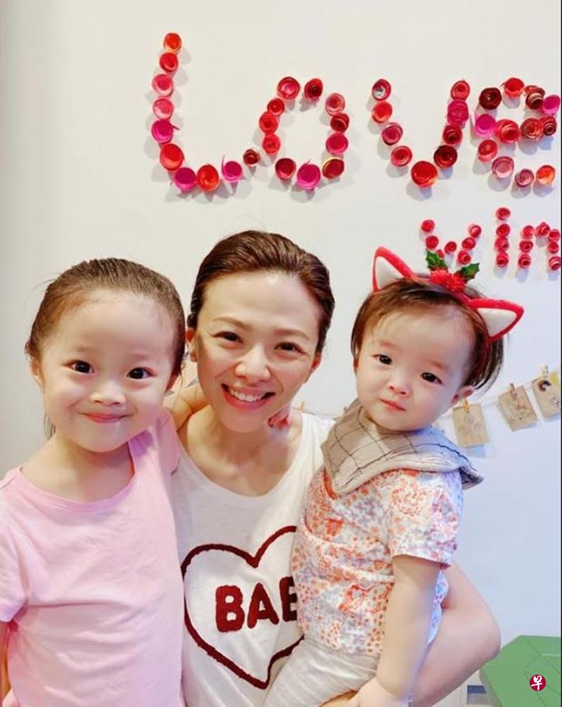 王欣与宝贝女儿。(受访者提供) 王欣与宝贝女儿。(受访者提供)