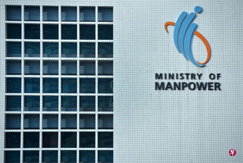 人力部今天公布第六份就业情况报告时指出,食品业有超过940个企业从事食品制造,聘用超过4万8000名员工,疫情对制造商的冲击程度不一。(档案照) 人力部今天公布第六份就业情况报告时指出,食品业有超过940个企业从事食品制造,聘用超过4万8000名员工,疫情对制造商的冲击程度不一。(档案照)