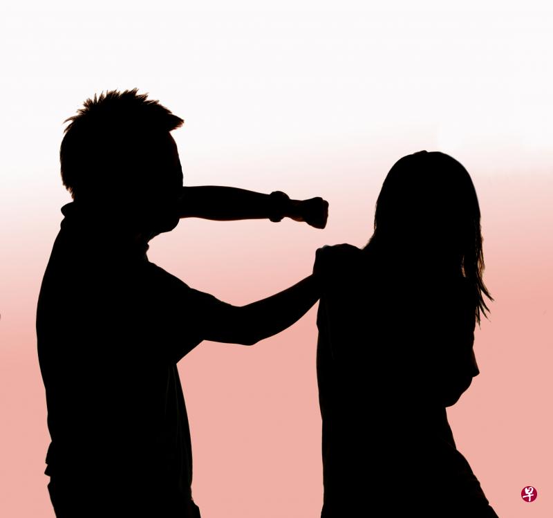 被告王耀金多次对女友施暴。(示意图) 被告王耀金多次对女友施暴。(示意图)