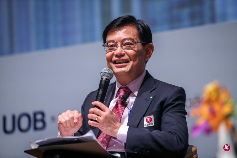 副总理兼财政部长王瑞杰明天下午2时将在国会发表声明,宣布取名为“同心协力配套”(Solidarity Budget)的额外经济援助措施。(档案照片) 副总理兼财政部长王瑞杰明天下午2时将在国会发表声明,宣布取名为“同心协力配套”(Solidarity Budget)的额外经济援助措施。(档案照片)