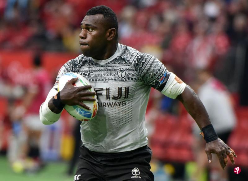 斐济橄榄球队曾在2016年里约奥运会上夺冠,是该国历史首枚奥运金牌。橄榄球运动员在斐济具有崇高地位。(法新社) 斐济橄榄球队曾在2016年里约奥运会上夺冠,是该国历史首枚奥运金牌。橄榄球运动员在斐济具有崇高地位。(法新社)