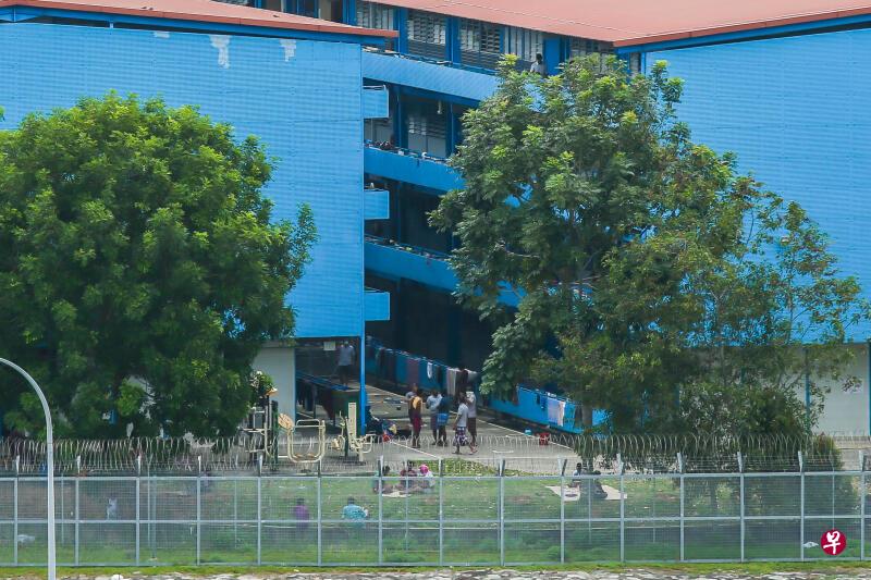 对于客工宿舍暴发集体传染,不少国人发出了不平则鸣的批判。(档案照) 对于客工宿舍暴发集体传染,不少国人发出了不平则鸣的批判。(档案照)