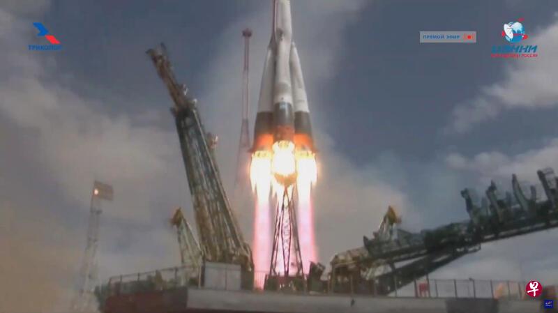太空船由“联盟-2.1a”型火箭于莫斯科时间9日早上11时5分从拜科努尔发射场点火升空。(路透社) 太空船由“联盟-2.1a”型火箭于莫斯科时间9日早上11时5分从拜科努尔发射场点火升空。(路透社)