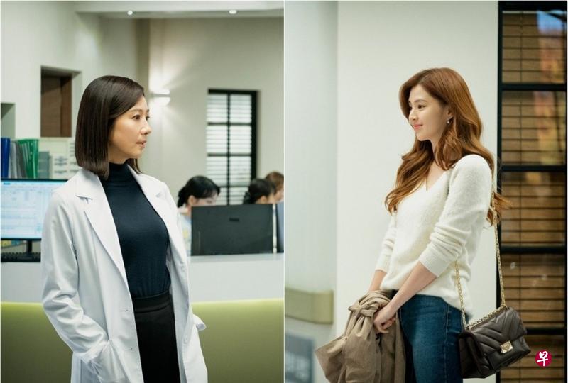 正宫金喜爱(左)和小三在医院的“谍对谍”剧情,相当精彩。(互联网) 正宫金喜爱(左)和小三在医院的“谍对谍”剧情,相当精彩。(互联网)