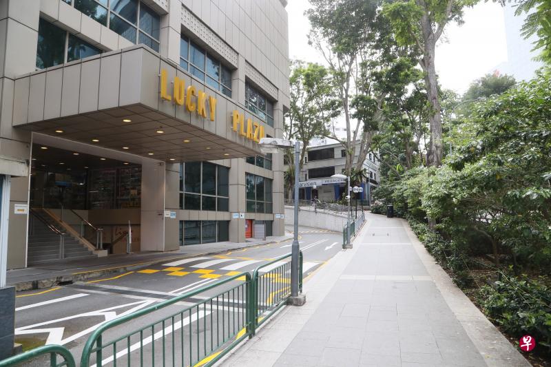 记者今午走访女佣周日常聚集的幸运商业中心大厦,空无一人。(吴伟国摄) 记者今午走访女佣周日常聚集的幸运商业中心大厦,空无一人。(吴伟国摄)