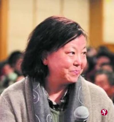 社会舆论对方方日记评价分裂,方方认为要弥合这一裂缝,需要大家学习常识。(互联网) 社会舆论对方方日记评价分裂,方方认为要弥合这一裂缝,需要大家学习常识。(互联网)