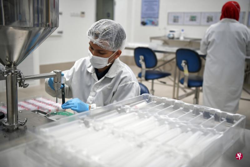生物医药制造业9月产值同比飙升89.8%,其中药剂领域产值因为生物制品产值增加而飙涨113.6%。(档案照) 生物医药制造业9月产值同比飙升89.8%,其中药剂领域产值因为生物制品产值增加而飙涨113.6%。(档案照)