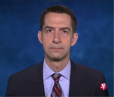 美国阿肯色州共和党参议员汤姆·科顿在福克斯新闻频道的节目中建议,不应让中国留学生在美国大学学习科技,而应让他们专注于学习莎士比亚。(互联网) 美国阿肯色州共和党参议员汤姆·科顿在福克斯新闻频道的节目中建议,不应让中国留学生在美国大学学习科技,而应让他们专注于学习莎士比亚。(互联网)