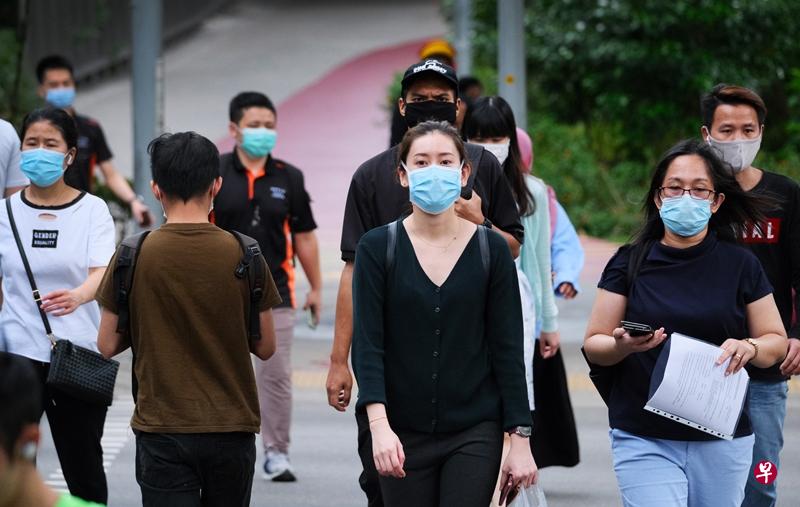 病毒会不会附在衣服,跟着我们回家?(档案照) 病毒会不会附在衣服,跟着我们回家?(档案照)