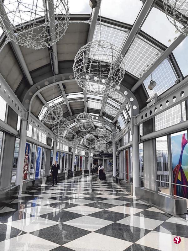 冷清的芝加哥奥黑尔机场航厦。(作者摄) 冷清的芝加哥奥黑尔机场航厦。(作者摄)