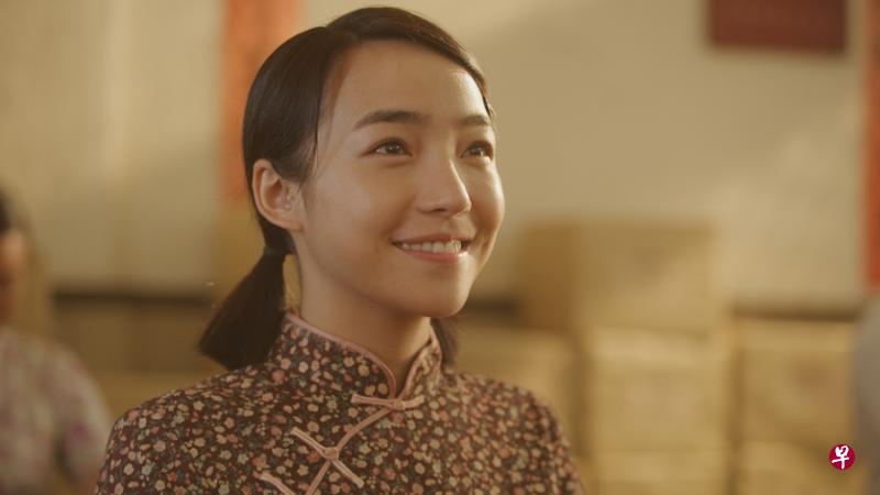 马来西亚演员高艺在《剃头刀——阿签传奇》里,扮演新赛凤戏曲名伶温亚签。(新传媒提供) 马来西亚演员高艺在《剃头刀——阿签传奇》里,扮演新赛凤戏曲名伶温亚签。(新传媒提供)