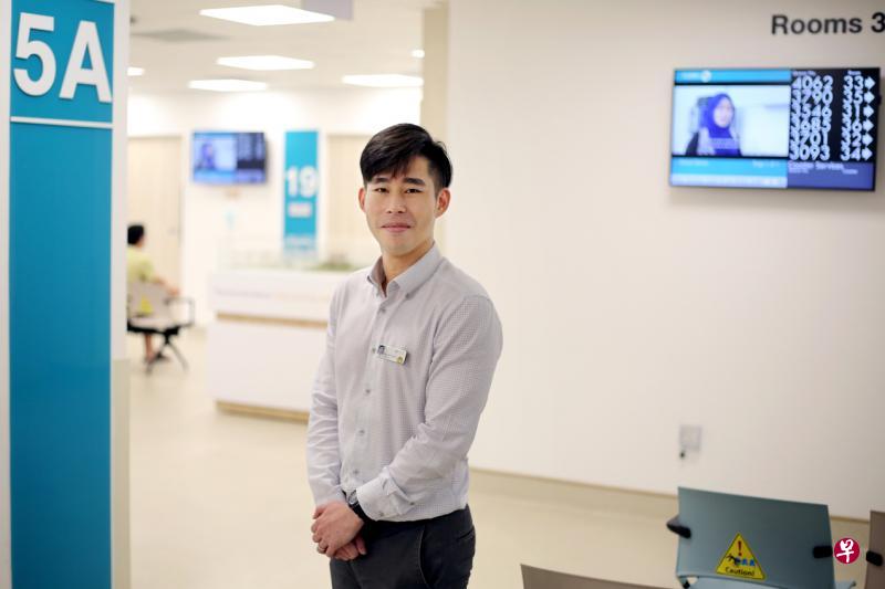 黄伟光认为,让医护人员理解最新的防疫措施很重要,因为他们也扮演着公共教育的角色,帮助公众了解防疫的意义。 黄伟光认为,让医护人员理解最新的防疫措施很重要,因为他们也扮演着公共教育的角色,帮助公众了解防疫的意义。
