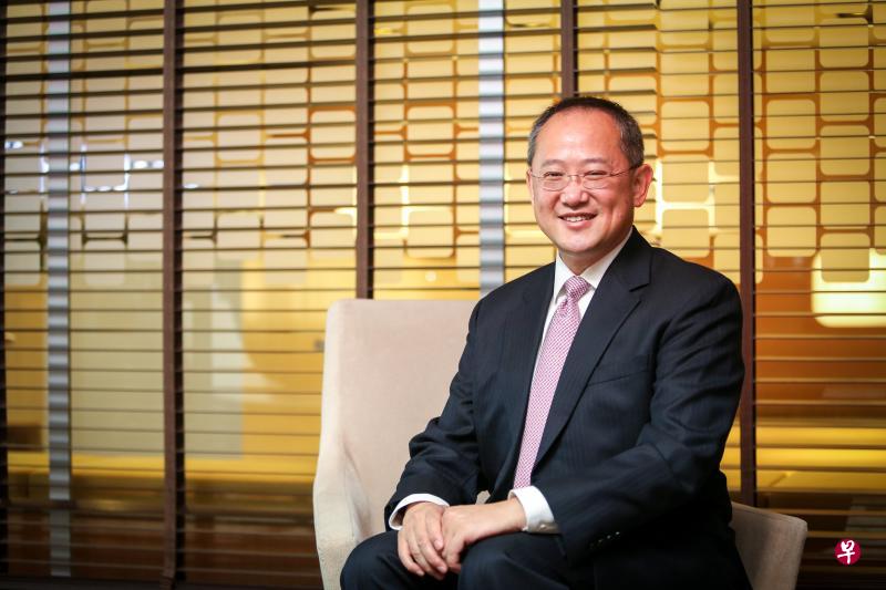 诺华集团新加坡区总裁邹澄认为,外国药企在我国发展生物医药业具有诸多优势,除了整体经商环境友善、设施齐全,本地更拥有一批熟练劳动力,最重要的是能获得新加坡政府鼎力支持。(叶振忠摄) 诺华集团新加坡区总裁邹澄认为,外国药企在我国发展生物医药业具有诸多优势,除了整体经商环境友善、设施齐全,本地更拥有一批熟练劳动力,最重要的是能获得新加坡政府鼎力支持。(叶振忠摄)