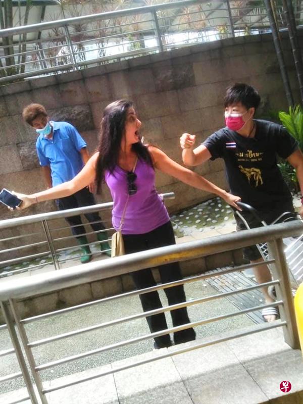 被告芭仁婕被控四项罪名,其中她涉嫌于5月3日在顺福巴刹和熟食中心拒戴口罩,还大声嚷嚷,造成公共滋扰。(档案照片) 被告芭仁婕被控四项罪名,其中她涉嫌于5月3日在顺福巴刹和熟食中心拒戴口罩,还大声嚷嚷,造成公共滋扰。(档案照片)