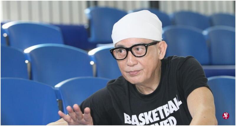 秦汉自爆讨厌照镜,还用“老家伙”形容自己。(互联网) 秦汉自爆讨厌照镜,还用“老家伙”形容自己。(互联网)